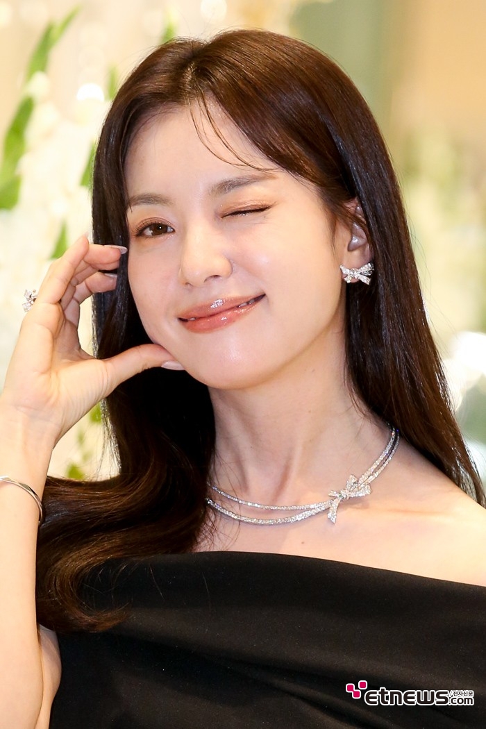 [ET포토] 한효주, '윙크 여신'