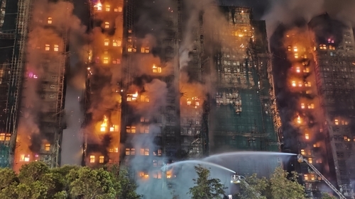 홍콩 고층 주거단지 대형 화재. 〈사진=연합뉴스〉