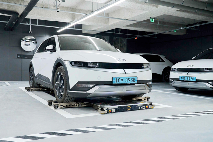 스마트 주차 관제 시스템 아래 여러 대의 차량을 효율적으로 배치할 수 있다. / 현대자동차그룹