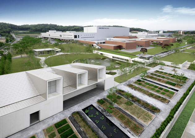 단독아모레퍼시픽, 휴머노이드 로봇으로 공장 혁신…자동화 한계 극복