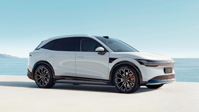 中 지커, 내년 2분기 국내 판매 준비 박차…전시장 구축