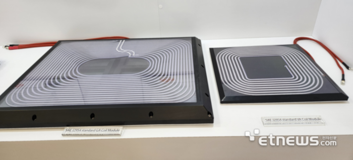 비에이치 EVS의 11㎾급 전기차 무선충전용 코일 세트. 왼쪽부터 송신부(Tx), 수신부(Rx).