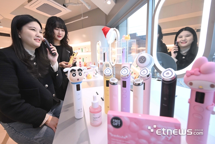 [포토] 건조해진 피부, 뷰티 디바이스로 관리해요~