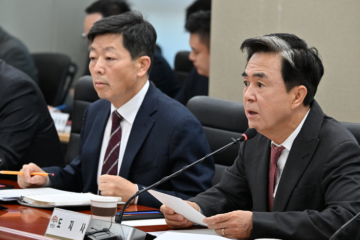 김태흠 지사 “AI 대전환·CCU 메가 사업 등 현안 집중”…실·국·원장에게 주문