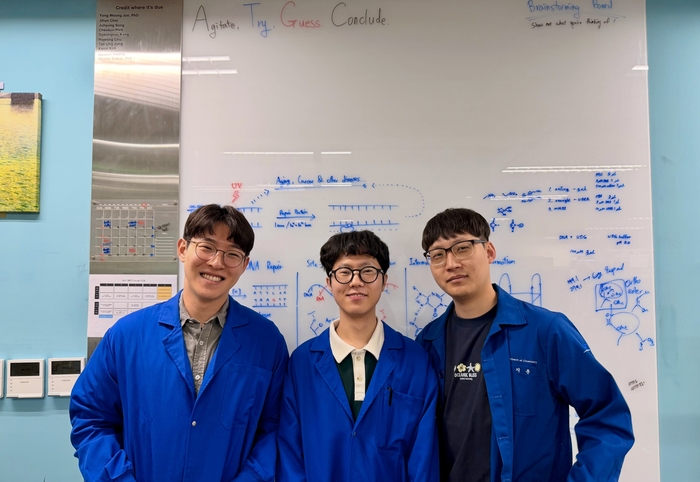 기술을 구현한 KAIST 연구진. 사진 왼쪽부터 전용웅 교수, 정태웅·최지훈 박사과정.