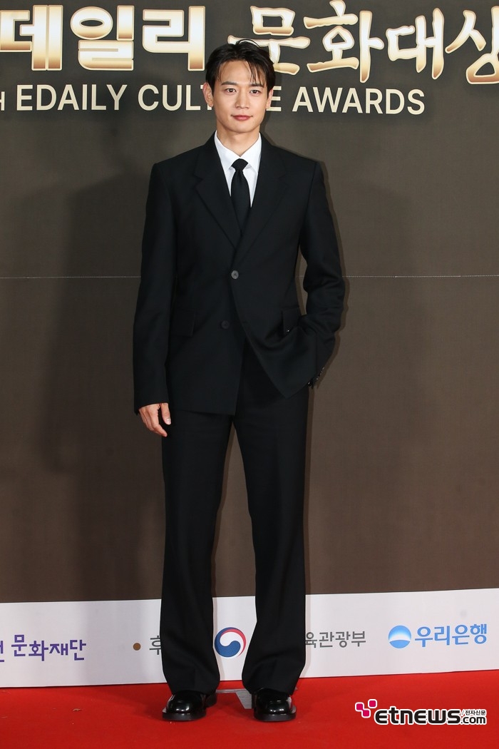 [ET포토] 샤이니 민호, '수트가 어울리는 멋짐'