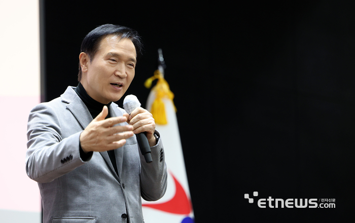 임태희 경기도교육감이 1일 북부청사에서 열린 '경청 동행' 행사에 참석해 인사말을 하고 있다.
