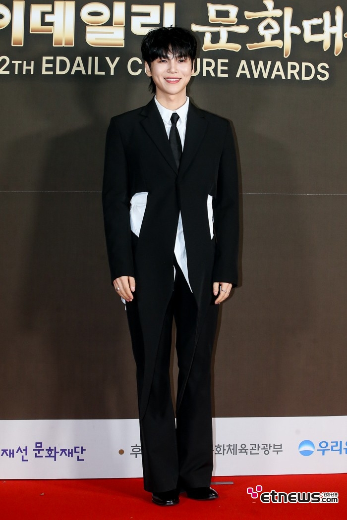 [ET포토] 김준수, '독특한 시상식 패션'