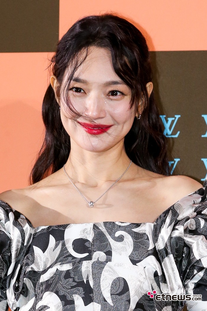 [ET포토] 신민아, '예비 신부의 행복 미소'