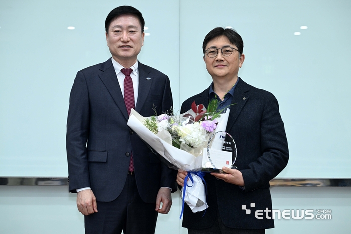 [포토] TTA 시험인증 대상 특별상에 삼성전자 '갤럭시 S25 FE'