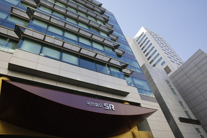 SR, 노사관계 우수기업 2년 연속 인증...노사공동혁신위 운영 성과 - 뉴스 썸네일 이미지