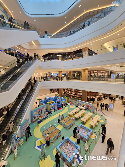 스타필드 빌리지 운정 내부 전경 〈사진=민경하 기자〉