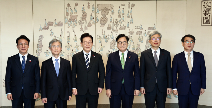 비상계엄 1년, 李 대통령 5부 요인 초청...“헌법·선거, 민주주의 근간”