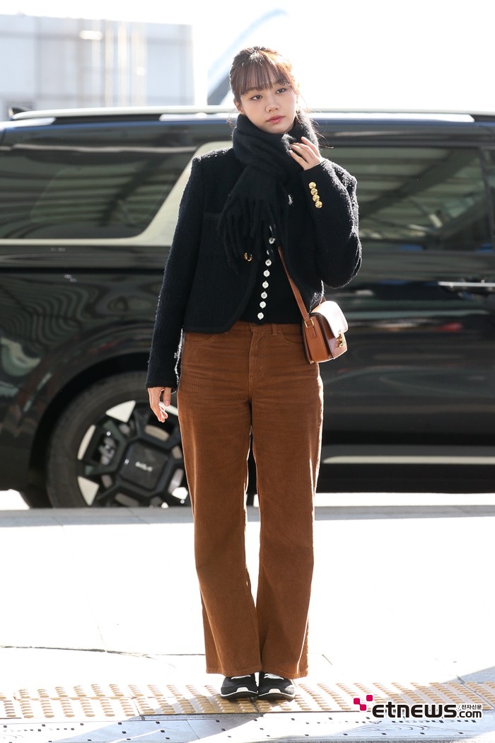 [ET포토] 혜리, '얼굴만한 미니백 메고'