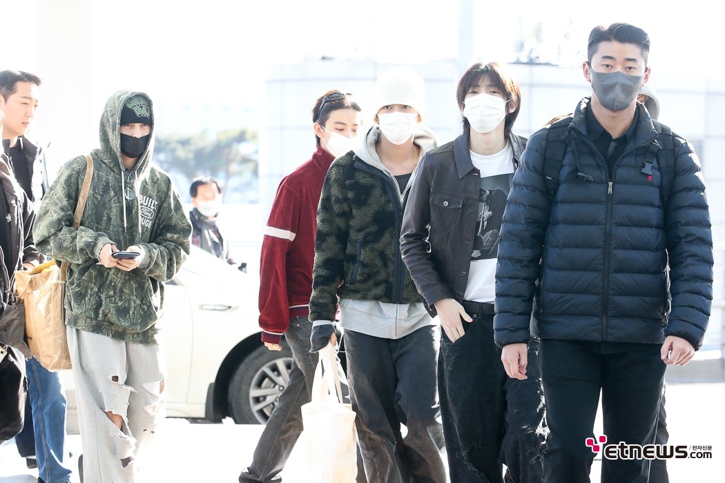 [ET포토] 코르티스, '전원 마스크 쓰고 출국'