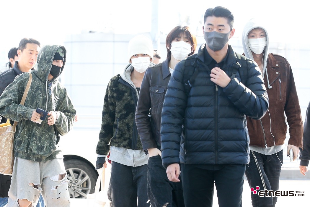 [ET포토] 코르티스, '전원 얼굴 가리고 출국'