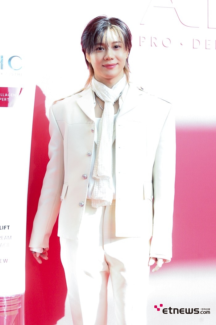 [ET포토] 태민, '햇살 아래 자체 발광'