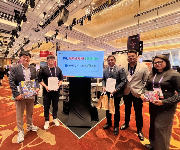 광주 콘텐츠기업 스튜디오버튼은 3일 싱가.포르 마리나베이샌즈에서 열린 아시아 최대 방송·영상 콘텐츠 마켓 'ATF 2025' GICON 공동관에서 인도 뭄바이 제작사 '라이트 앤 라이트 브이 에프 엑스 스튜디오(Light n Light VFX Studio)'와 애니메이션 장편영화 '쥬라기캅스 극장판: 태권쥬키오'의 공동제작 계약을 체결했다