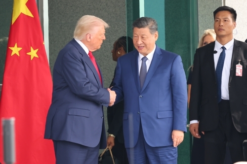 미중 정상회담 후 악수하는 양 정상.〈사진=연합뉴스〉