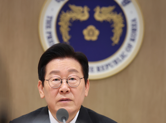 이재명 대통령, 국무회의 발언
     (서울=연합뉴스) 김도훈 기자 = 이재명 대통령이 9일 서울 용산 대통령실에서 열린 국무회의에서 발언하고 있다. 2025.12.9
     superdoo82@yna.co.kr
 (끝)