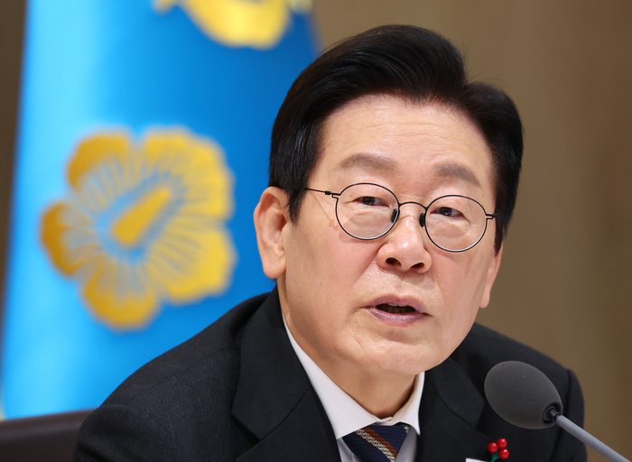 이재명 대통령, 국무회의 발언 (서울=연합뉴스) 김도훈 기자 = 이재명 대통령이 9일 서울 용산 대통령실에서 열린 국무회의에서 발언하고 있다. 2025.12.9 superdoo82@yna.co.kr (끝)