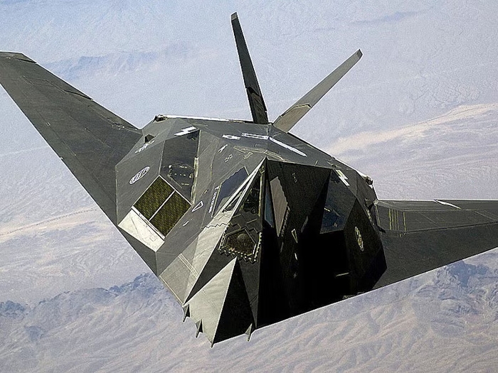 F-117A 나이트호크(Nighthawk). 미국이 개발한 세계 최초의 실전 배치된 스텔스 전투기. / Lockheed Martin