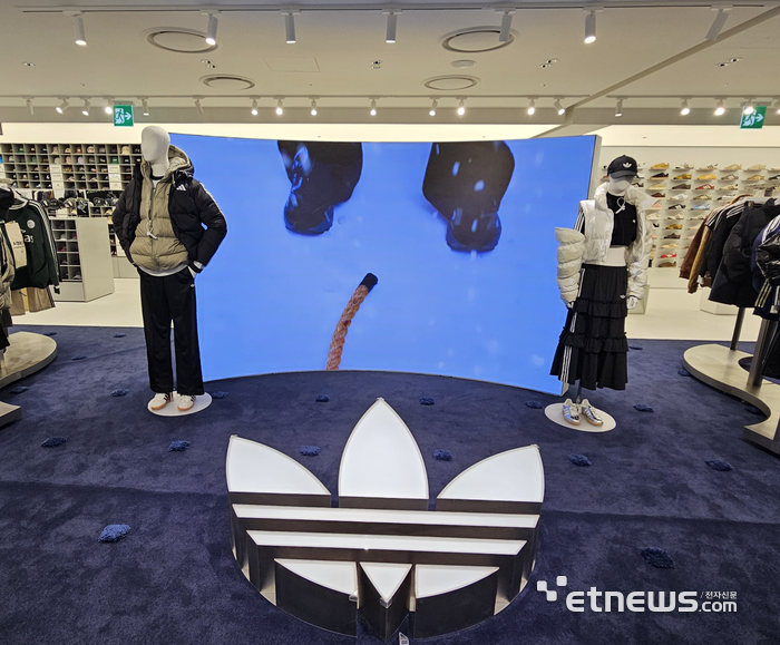 [르포] 무신사, 용산서 '오프라인 판' 다시 짠다…1000평 메가스토어 출격