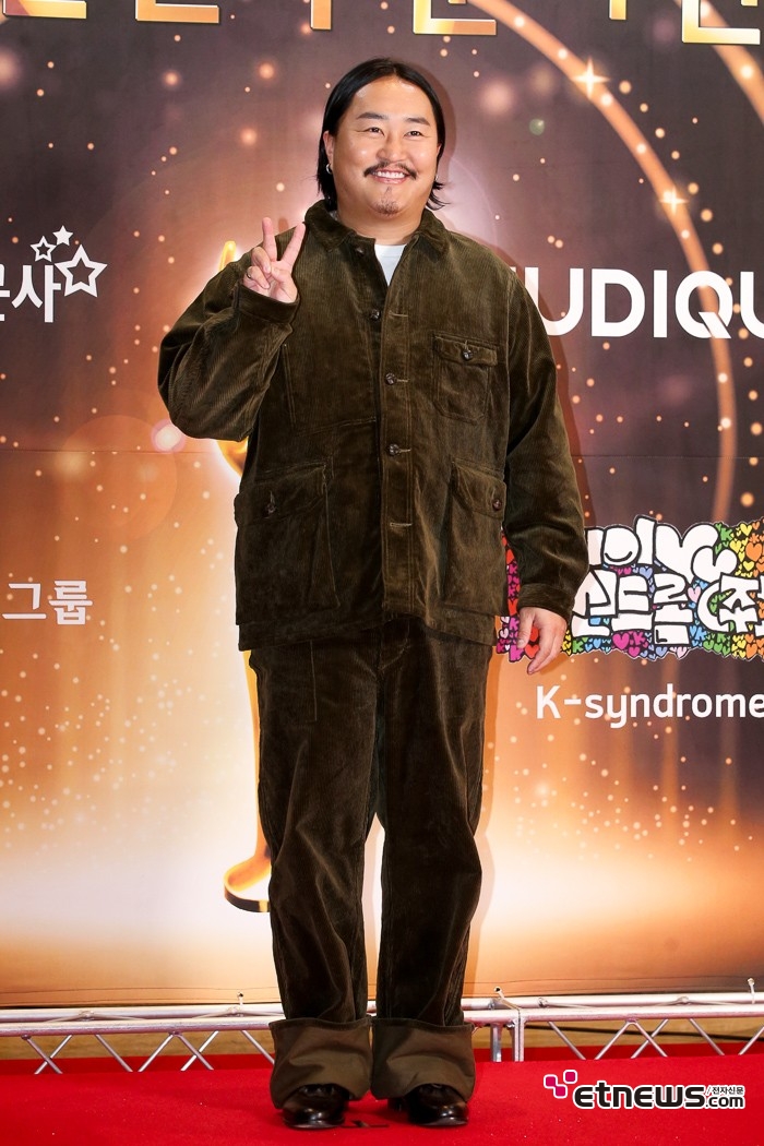 [ET포토] 조째즈, '주변이 밝아지는 브이'