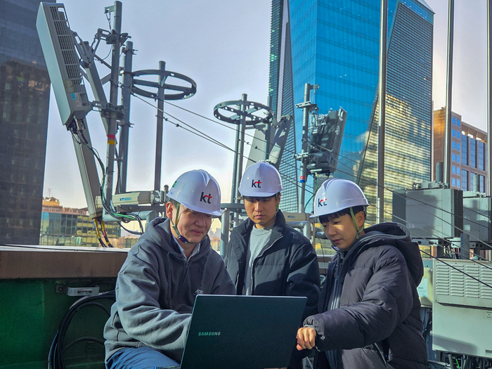 KT·삼성전자, 상용망서 AI-RAN 검증 성공…6G 기술 선도