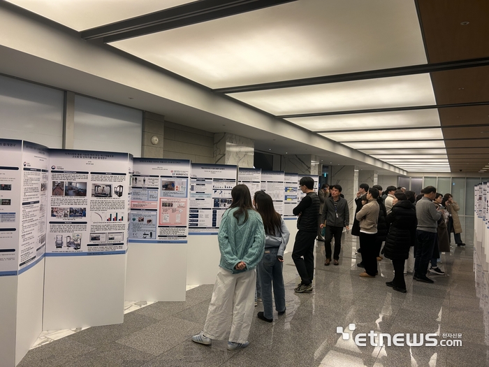 국립재활원은 15일 대한상공회의소 의원회의실에서 '2025 재활로봇 심포지엄'을 개최했다.