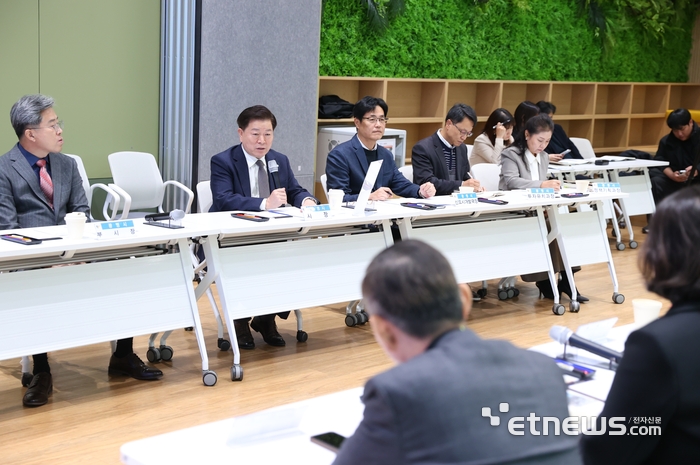 광명시, 한양대·관내 6개 기업과 AI 시·산·학 협의체 공식 출범 - 뉴스 썸네일 이미지