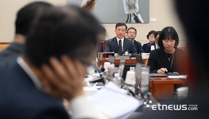 [포토] 인사청문회 답변하는 김종철 후보자