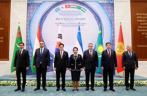 우원식 국회의장이 16일(현지시간) 수도 타슈켄트에서 열린 '제3차 한-중앙아시아 국회의장회의'에 참석했다.(사진=국회의장실)