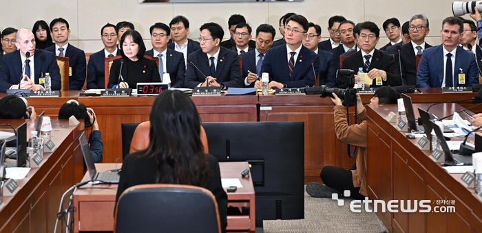 [포토] 김범석·박대준 없는 쿠팡 청문회