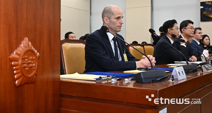 [포토] 국회 청문회 출석한 해롤드 로저스 쿠팡 대표