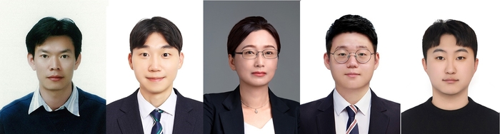 왼쪽부터 박수진 포스텍 교수, 포스텍 한동엽 박사, 최남순 KAIST 교수, KAIST 김세훈 박사, 경상국립대 손준수 연구원.