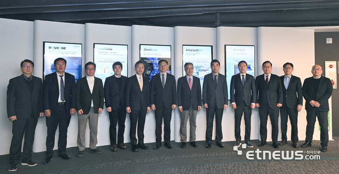 [2025 전자신문 독자위원회 4차 회의] "M.AX·쿠팡 사건 심층 보도 돋보... - 뉴스 썸네일 이미지