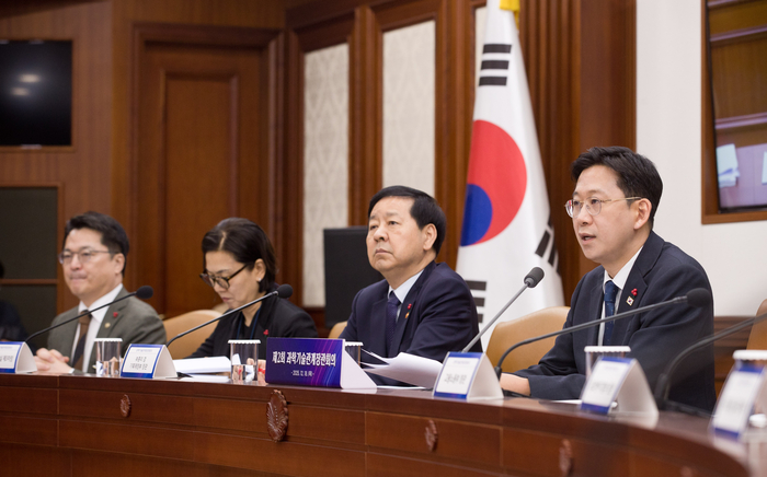 [과기관계장관회의]국산 NPU 공공에 적용…AI 실무인력 100만명 양성