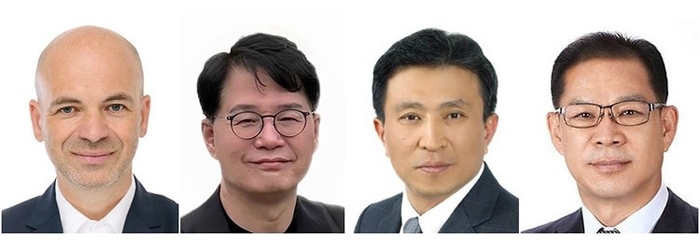 왼쪽부터 만프레드 하러 현대차·기아 R&D 본부장 사장, 정준철 현대차·기아 제조부문장 사장, 윤승규 기아 북미권역본부장 사장, 이보룡 현대제철 대표이사 사장