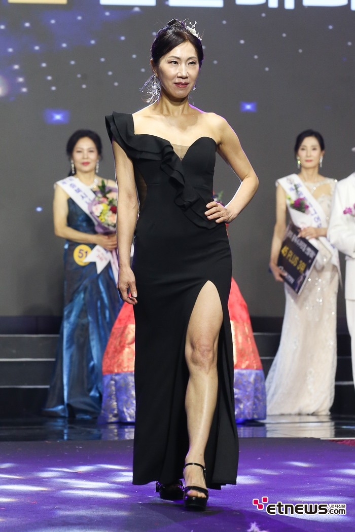 [ET포토] 충북시니어모델 선발대회 김민채, '모델의 아우라'