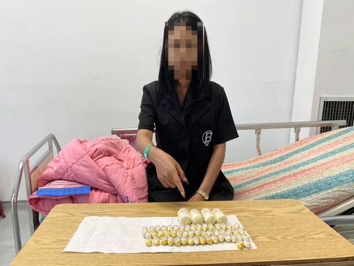 태국 여성 두명이 마약을 몸 속에 숨겨 밀반입하려다 적발됐다. 사진=머스트쉐어뉴스 화면 갈무리