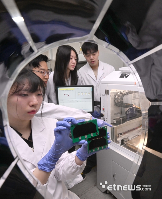 [포토] 극한 환경 운용...차세대 고효율 우주항공용 태양광 모듈개발 박차