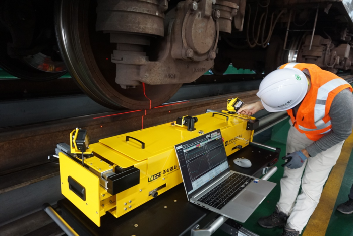 인천교통공사 운연차량기지에서METLOBSE 현장실증을 진행하고 있다.