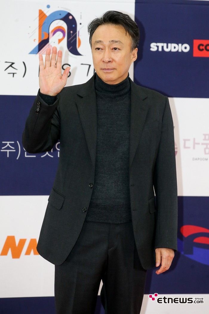 [ET포토] 이성민, '올해도 열심히 연기했어요'