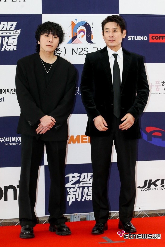 [ET포토] 넷플릭스 굿뉴스의 변성현 감독과 설경구