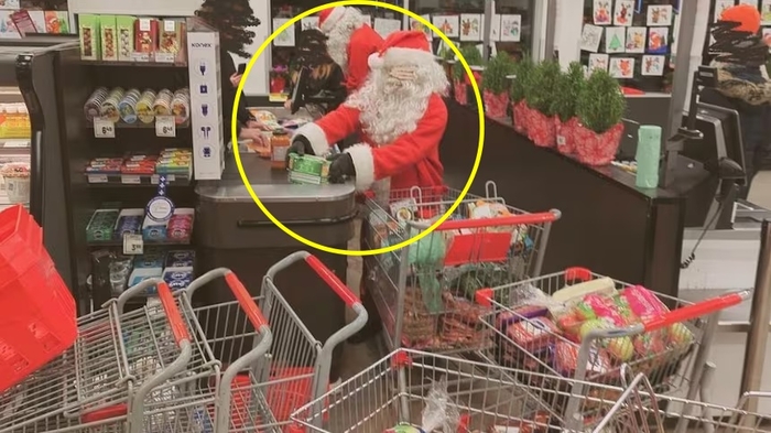 캐나다 몬트리올의 한 식료품 가게에서 산타클로스로 분장한 사람들이 물건을 훔쳐 달아났다. 사진=인스타그램((Les soulevements du Fleuve)