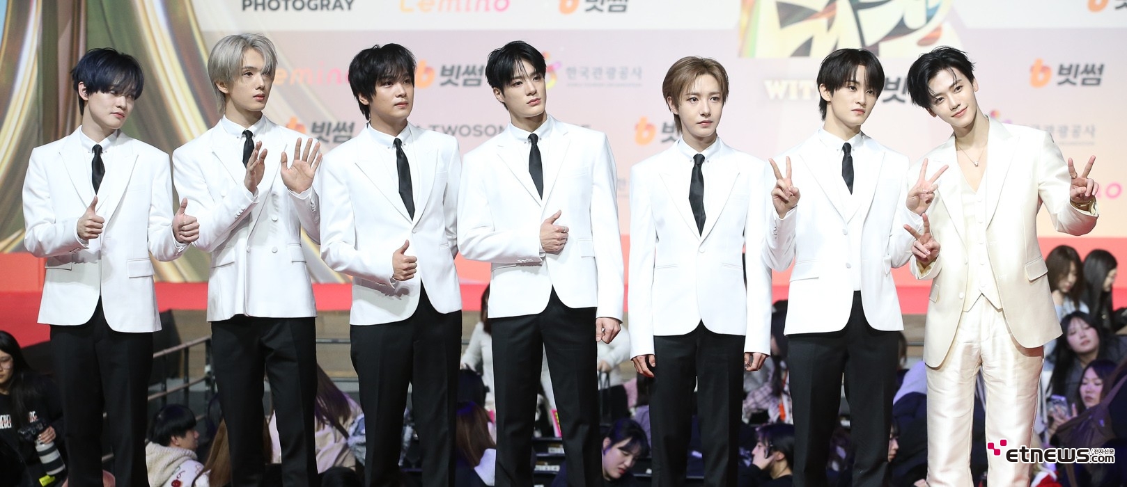 [ET포토] NCT드림, '여성팬들에게 화답하며'