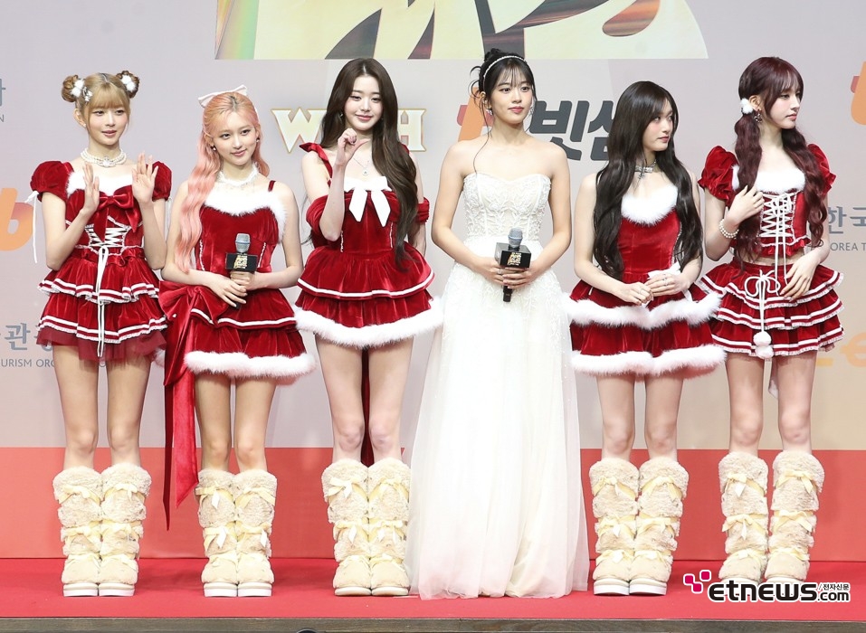 [ET포토] 아이브, '25년에도 최고의 케이팝 걸그룹'