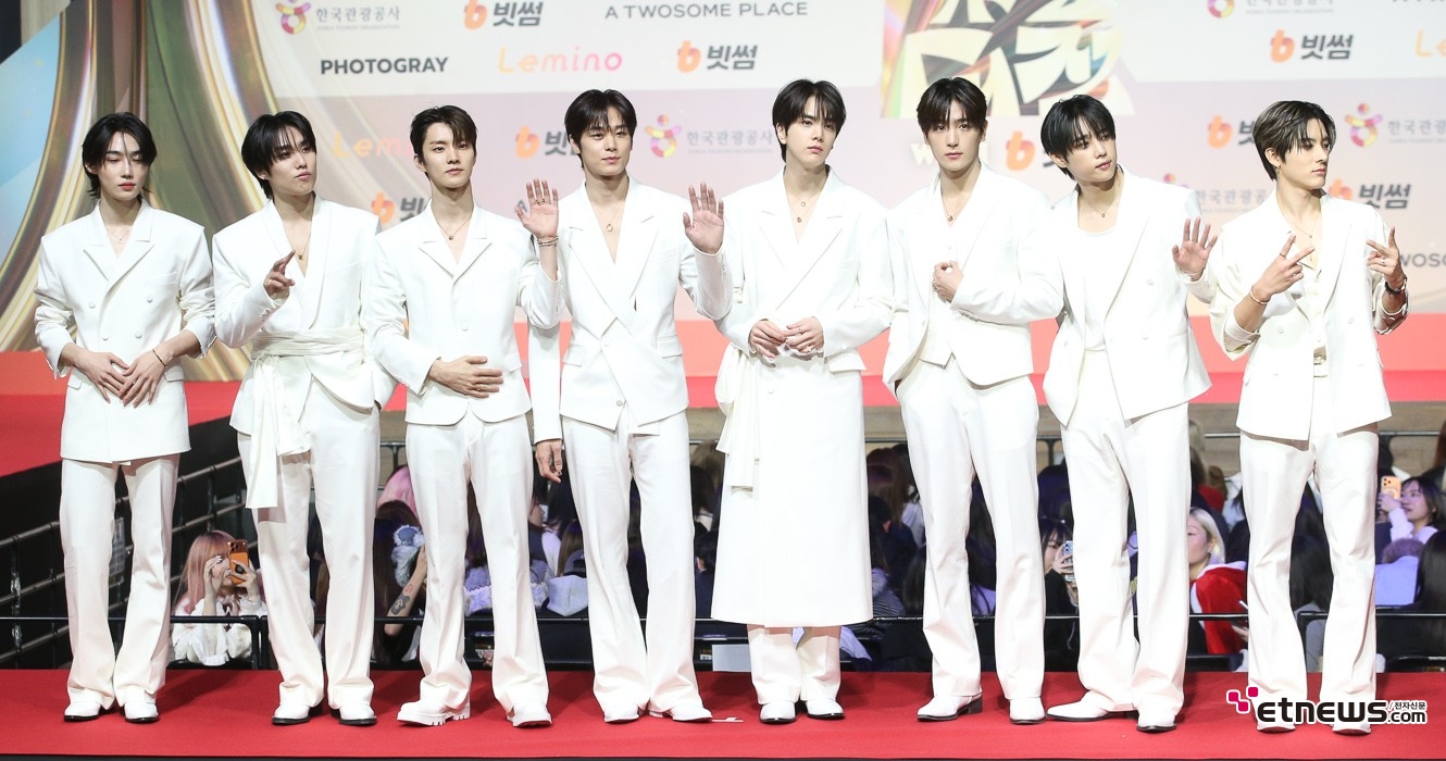 [ET포토] 더보이즈, '섹시한 올화이트 패션'