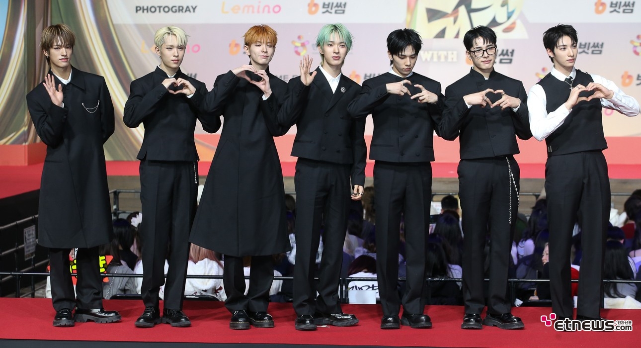 [ET포토] 넥스지, '포즈는 우아하게'